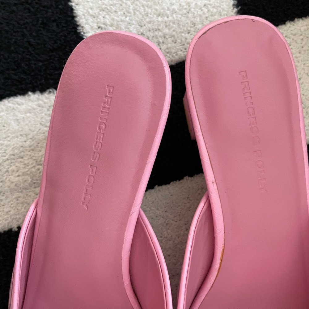 Pink Heels - Picture 2 of 4